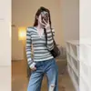 Top de punto con rayas negras estilo francés, cuello medio abierto, manga larga para mujer, capa base elegante de alta gama para otoño, top absolutamente hermoso