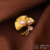 Broche de Folha de Ginkgo Dourada Modelo Novo 2026 para Mulheres, Alfinete Dourado Fosco Anti-Exposição para Casacos e Ternos, Acessório de Roupa