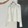 Camiseta Branca Versátil com Meio Zíper e Gola Redonda de Manga Longa para Mulheres, Estilo Primavera e Outono, Design Simples, Top Base Curto