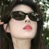 Gafas de Sol Curvas para Mujer Sentido de Alta Gama Cara Pequeña Famosas de Internet Mismo Estilo Gafas de Sol Anti-ultravioleta para Conducir