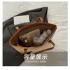 Bolso Tote de Pana de Gran Capacidad 2026 Invierno Nuevo Color Sólido Simple para el Trabajo y el Viaje Cotidiano para Mujer