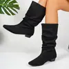 Botas largas de gamuza plisadas de tacón bajo para mujer, tallas grandes, europeas y americanas, nueva colección otoño/invierno, botines de montar sin cordones, punta fina, ajustados