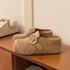 Chinelos Birkenstock com aumento interno de altura para mulheres baixinhas, novo modelo outono 2026, de calçar com fivela e bico fechado