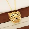 Collar de cadena de hip-hop punk con colgante de cabeza de leopardo hueca de microincrustación de diamantes completos de cobre chapado en oro real europeo y americano, venta al por mayor