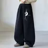 Calça de moletom infantil Primavera Outono 2026 Nova Infantil Outono Inverno Quente Macacão de Veludo Casual Calças Largas para Crianças Médias e Grandes