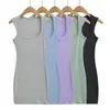 Vestido justo ao corpo feminino de outono, com decote trapézio sexy, alças finas, sem mangas, para mostrar a silhueta fina, estilo "garota apimentada", saia curta, vestido regata