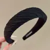 Diadema Nueva Retro 2026 Hace que la Cara se Vea Más Pequeña Diadema Elegante para Mujeres Ilumina la Piel No Aprieta la Cabeza Estilo Perezoso Pinzas para el Cabello Accesorios para el Cabello Mayoreo