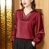 Camisa Abotoada Estilo Chinês para Mulheres Primavera 2024 Nova Blusa de Cetim de Manga Longa Estilo Western Retrô Camisa Pequena para Mãe de Meia-Idade