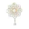 Broche Estilo Retro Europeo con Incrustaciones de Cobre y Circonita Perla de Agua Dulce Moda Flor Corsage Pin para Traje Abrigo Corsage