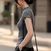 2026 Estilo Lujo Ligero Top Casual Gris con Decoración de Perlas y Cuello Medio Alto para Mujer con Mangas Cortas y un Diseño Elegante para Verano Nuevas Llegadas