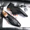 Novos Sapatos de Couro Coreanos Masculinos Bico Fino Tendência Casuais Masculinos Moda Padrão Crocodilo Slip-on Altura Interna Preto