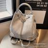 Bolsa Saco Retro Fashion para Mulheres 2026 Novo Design Tendência Mochila de Nicho Bolsa de Ombro Feminina de Grande Capacidade