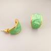 Moda nueva europea y americana pequeños aretes de botón con aguja de plata 925 y temperamento de esmalte en forma de C