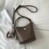 Bolsos Pequeños de Alta Gama de Moda para Mujer Este Año 2026 Nuevo Versátil Retro Hombro Cruzado Bolso Madre-Hija Bolso Cubo Moda
