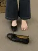 Elegantes zapatos de mujer para combinar con faldas, nuevo modelo primavera y otoño 2024, tacón grueso, punta redonda, corte bajo, moño, mocasines plateados