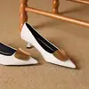 Tacones Altos Elegantes de Punta Estilo Socialité para Mujer, Nuevo Diseño de Nicho, Zapatos de Salón Stiletto Poco Profundos Retro Franceses Primavera/Verano 2025