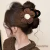 Presilha de Cabelo de Pelúcia de Alto Padrão Novo Estilo 2026 Feminina, Presilha de Tubarão para a Parte de Trás da Cabeça, Acessório de Cabelo Peludo para Outono e Inverno