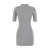 Vestido de punto bodycon ajustado de color liso con mangas de tres cuartos para mujer, estilo americano picante, cuello semialto, nuevo para Primavera y Otoño 2026