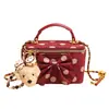 Bolsa de Mão Versátil com Bolinhas para Mulheres 2026 Nova Moda Mini Bolsa Quadrada Caixinha Bolsa Transversal Simples com Corrente