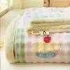 Sábana de cama forrada de forro polar, pieza única, felpa de leche engrosada, cálida para invierno, estampado de dibujos animados, adecuada para dormitorios universitarios y habitaciones, juego de tres piezas de sábana y manta