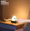 Luz de Noche de Conejo de Silicona que se Puede Golpear, Adecuada para Iluminación Ambiental de Dormitorio, Habitación, Mesita de Noche, Lactancia y Luz Compañera para Dormir. Luz de Toque de Conejo