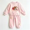 Conjunto casual de outono para meninas 2026 novo estilo moletom fofo e calça de moletom conjunto de duas peças dopamina para passeios