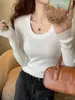 Camiseta interior de cuello redondo para mujer, primavera, otoño, invierno, estilo nuevo, suéter de punto blanco, corte ajustado, top de manga larga para llevar debajo