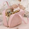 Nova Bolsa Cosmética de Aparência Sofisticada Viagem Grades Tecidas Creme Grande Capacidade Portátil Meia Lua Curva Armazenamento de Cosméticos e Produtos de Higiene