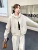 Chaqueta Corta de Terciopelo Grueso con Capucha Estilo Coreano para Mujer 2026 Otoño/Invierno Nueva Chaqueta Cálida con Cremallera Reductora de Edad Adelgazante Casual Abrigo de Algodón