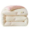 Edredom de inverno original de algodão e fibra de soja, espessado para todas as estações, adequado para primavera e outono, quente, e projetado para dormitórios estudantis, apresentando um padrão jacquard de camada dupla