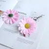 Flores de Margarita con Núcleo de Terciopelo Sintético para Broche de Pelo, Adorno de Tocados, Guirnaldas, Regalo, Caja de Dulces, Boda, Material de Flores Artificiales, Venta al por Mayor de Flores