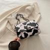 Bolso Pequeño Diseño Nicho Hermoso 2024 Nueva Llegada Portátil Elegante Casual Retro Elegante Personalidad Bandolera Bolso Cuadrado Pequeño