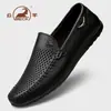 Zapatos Gongyang perforados originales para hombre, nuevos zapatos casuales transpirables de otoño 2026, zapatos de cuero tipo abuelo calados, zapatos para padres de mediana edad y mayores