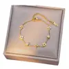 Elegante y Lujoso Collar Geométrico Cuadrado Pequeño de Flor de Acero de Titanio para Mujer, Moderno Set de Cadena para Clavícula de Trébol de Cuatro Hojas de Celebridad de Internet