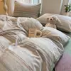 Juego de ropa de cama de cuatro piezas 100% algodón, simple y grueso, con acabado cepillado, que incluye una funda de edredón y un juego de cama de tres piezas, apto para dormitorios y todas las estaciones