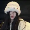 Chapéu de Lã de Urso Fofo para Mulheres no Inverno Acolchoado Pelúcia Quente Peludo Gorro Outono e Inverno Circunferência da Cabeça Grande Chapéu de Tricô