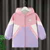 Bata Protectora Infantil con Capucha Extensa, Apertura Frontal, para Niños, Impermeable, Resistente a Manchas, para Pintar, Chaqueta Elegante con Cremallera de Dibujos Animados