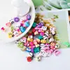 Rodajas de Arcilla Blanda de Colores, Arcilla Blanda Perforada con Caricaturas de Frutas y Letras Inglesas, Juego de Cuentas para Pulseras, Partículas de Arcilla Blanda
