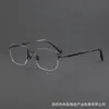 Gafas de media montura modernas y minimalistas, mismo estilo que Xiaobang 81128, montura de titanio de marco fino, gafas decorativas de acetato estilo business para hombre