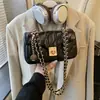 Bolsa de corrente estilo pequeno luxo transfronteiriço com padrão de losango, bolsa quadrada pequena versátil e moderna, sensação de alta qualidade de comércio exterior, bolsa de ombro único/transversal para mulheres, atacado