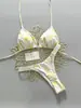 Bikini de Dos Piezas para Mujer 2026 Nuevo con Estampado de Palmera de Coco Amarillo, Copas Triangulares con Atar, Traje de Baño Transfronterizo, Al por Mayor en Stock