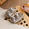 Sandalias Dulces Abiertas con Velcro y Lazo de Dibujos Animados Lindos para Niñas 2026 Verano Nuevas Sandalias Birkenstock de Gamuza