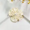 Accesorios de flor de cinco pétalos de satén perlado de color sólido para accesorios de cabello hechos a mano DIY, ropa infantil, zapatos, sombreros, bolsos y materiales de decoración para mascotas