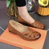 Zapatos Sandalias de Mamá 2026 Primavera y Verano Nuevos Estilo Chino Suela Suave Superficie Suave Zapatos Ligeros Perforados para Mujeres de Mediana Edad y Mayores Antideslizantes Zapatos de Una Sola Pieza