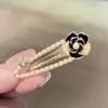 Pinza para el Cabello Clásica de Camelia Estilo Chanel para Mujer, Pinza de Cocodrilo con Perlas para Flequillo y Cabello Lateral, Nuevo Accesorio para el Cabello Exquisito y de Alta Gama