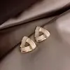 Brincos de borla com pérolas artificiais, com um toque de luxo leve e sofisticado, pingente feminino moderno cravejado de diamantes, brincos versáteis