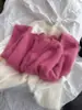¡Muy recomendable! Este suéter rosa frambuesa, suave y cómodo, con cuello en V, es perfecto para mujeres en otoño e invierno.. Es cálido, holgado y tiene un efecto adelgazante