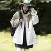 Chaqueta 2025 para Hombres y Mujeres en Otoño e Invierno Exterior Forro de Terciopelo Chaqueta Holgada con Capucha Cortavientos e Impermeable Chaqueta para Montañismo