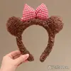Faixa de Cabeça de Urso Fofa Outono e Inverno Faixa de Cabeça de Pelúcia para Lavar o Rosto Super Fofa Faixa de Cabeça com Laço de Desenho Animado Acessórios de Cabelo Versáteis para Meninas e Mulheres