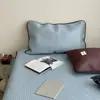 Juego de tres piezas de alfombrilla de enfriamiento de seda de hielo estilo ins a rayas de verano, modelo nuevo 2026, fresca al tacto, lavable, antideslizante, alfombrilla suave para aire acondicionado
